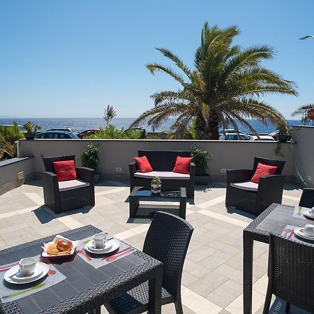 Riva Del Sol Bed & Breakfast Santa Teresa Di Riva Dış mekan fotoğraf