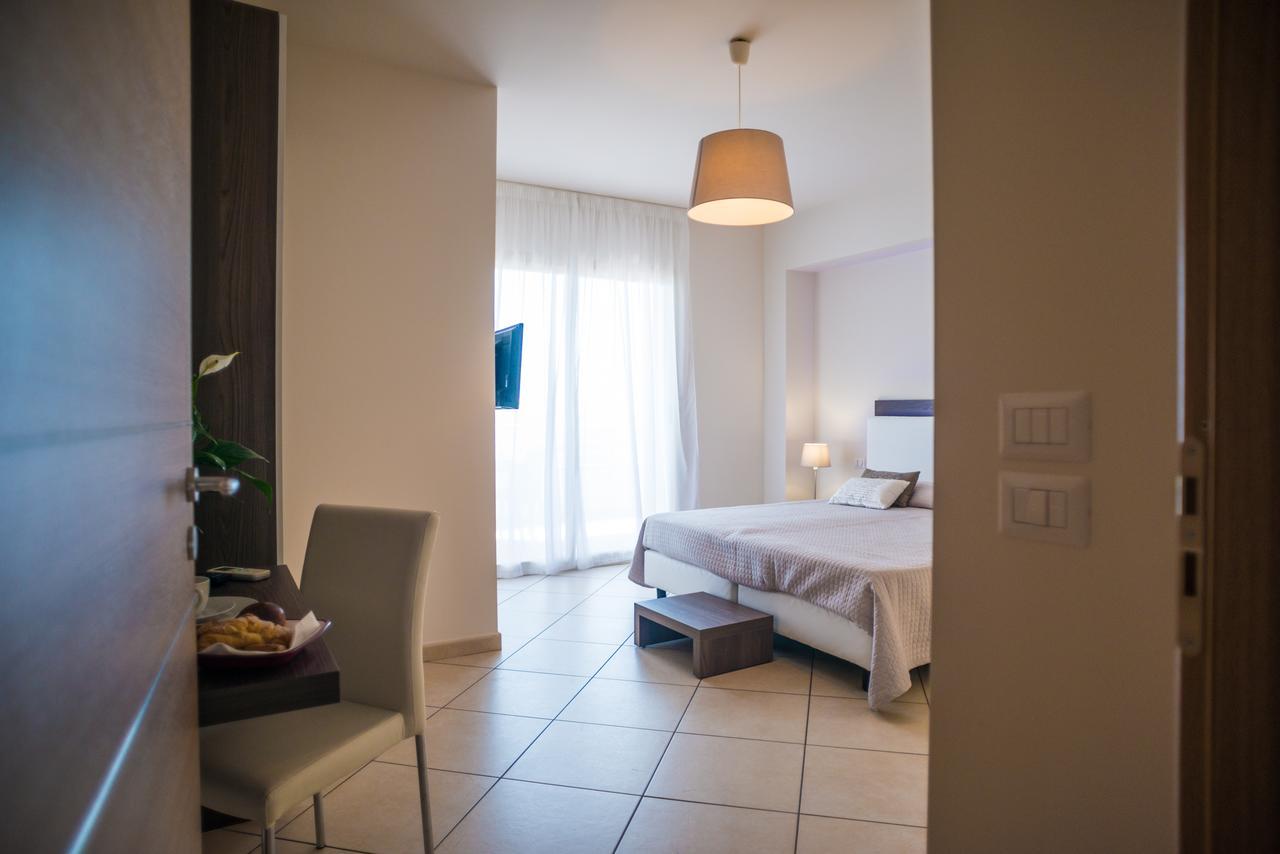 Riva Del Sol Bed & Breakfast Santa Teresa Di Riva Dış mekan fotoğraf