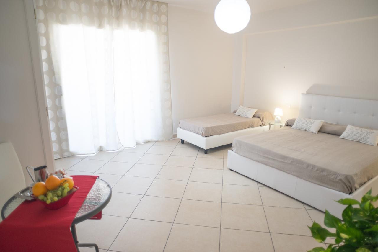 Riva Del Sol Bed & Breakfast Santa Teresa Di Riva Dış mekan fotoğraf