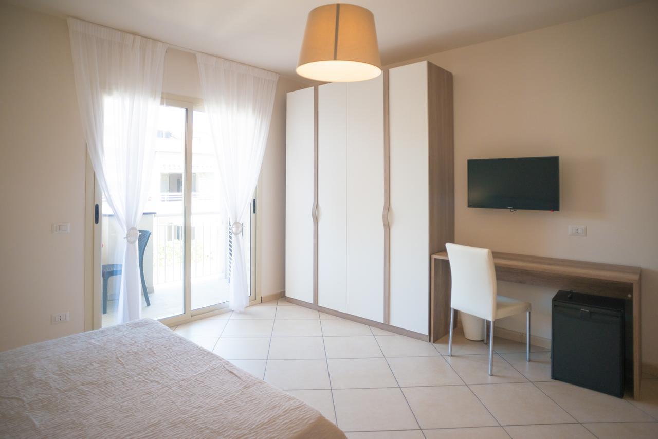 Riva Del Sol Bed & Breakfast Santa Teresa Di Riva Dış mekan fotoğraf