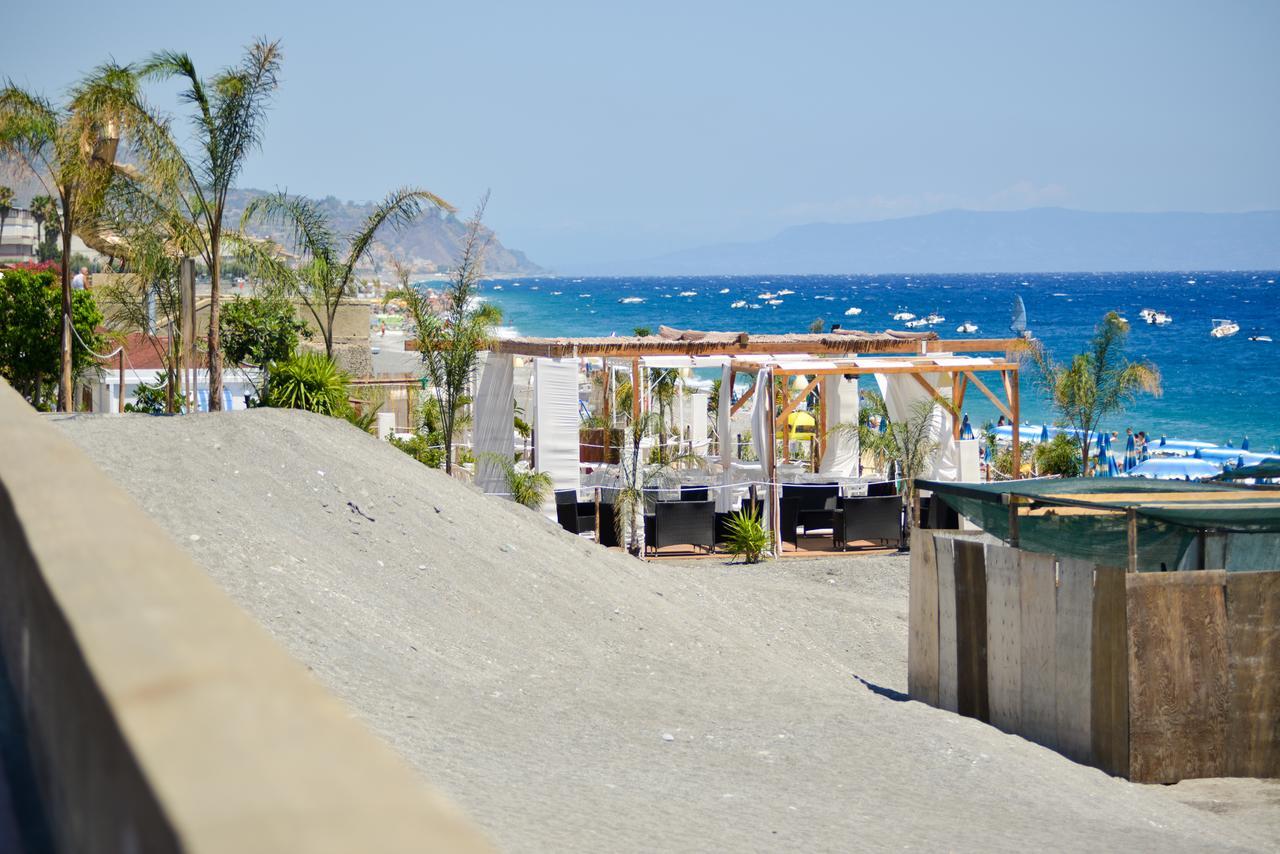 Riva Del Sol Bed & Breakfast Santa Teresa Di Riva Dış mekan fotoğraf