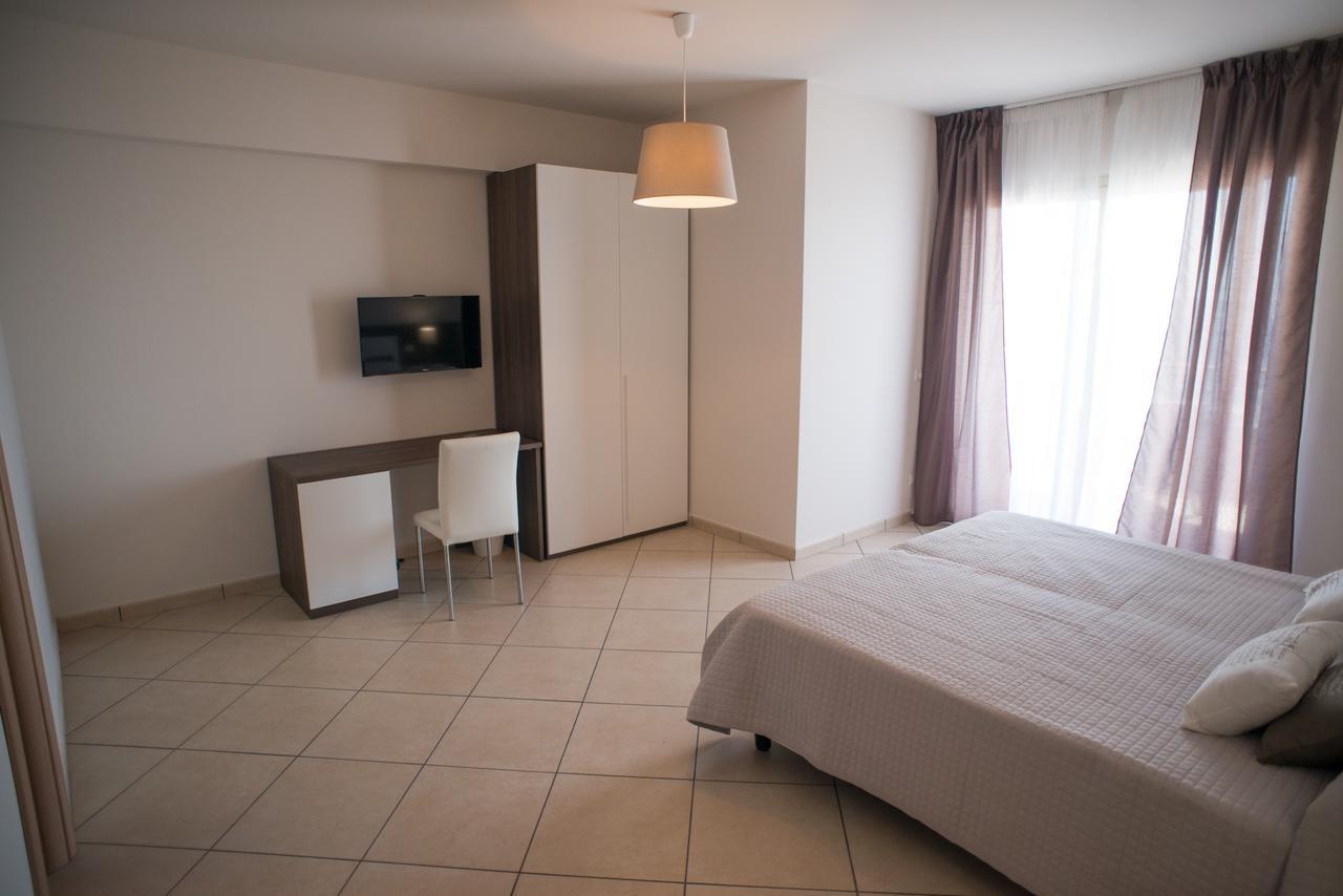 Riva Del Sol Bed & Breakfast Santa Teresa Di Riva Dış mekan fotoğraf
