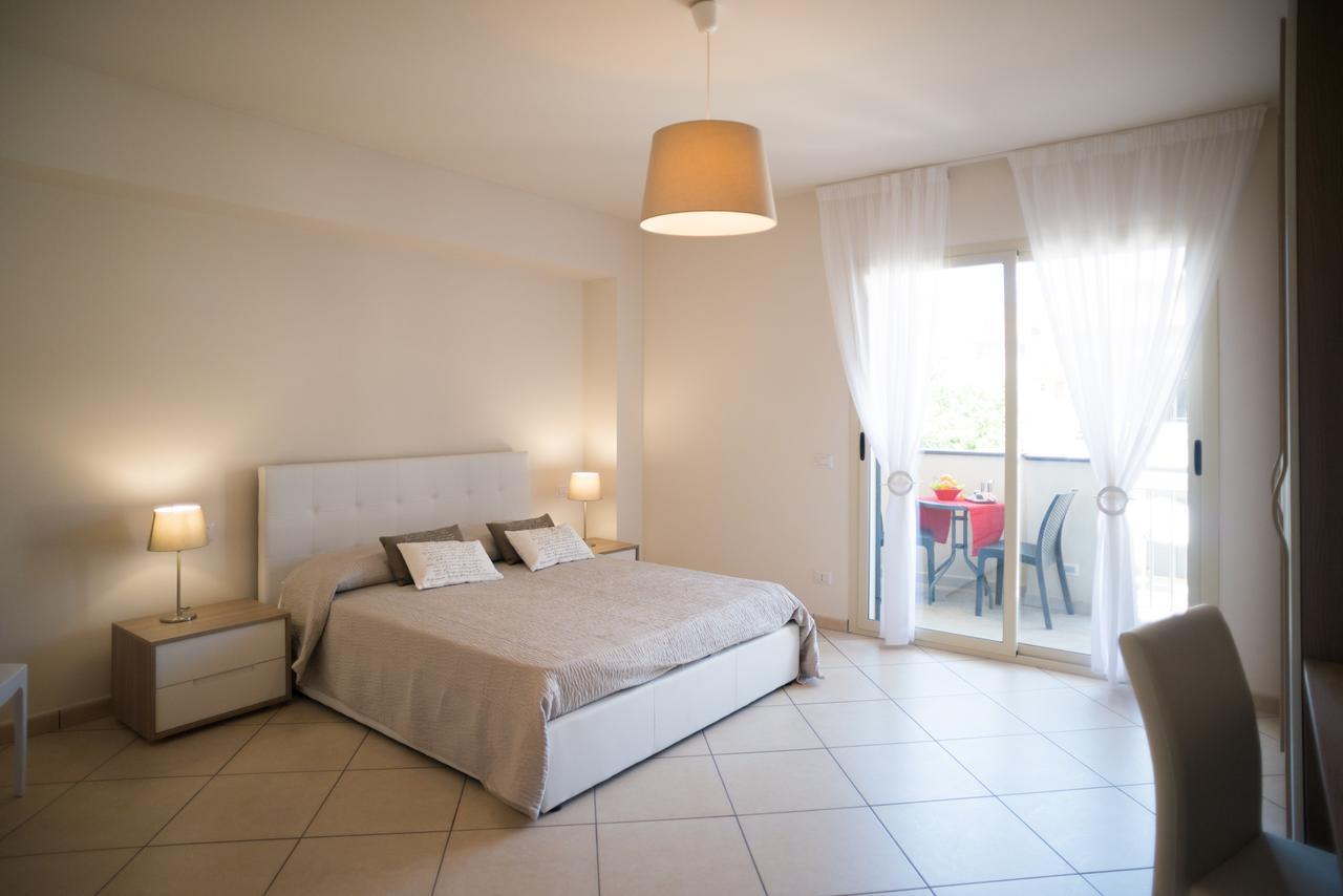Riva Del Sol Bed & Breakfast Santa Teresa Di Riva Dış mekan fotoğraf