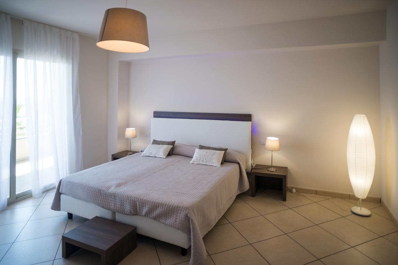 Riva Del Sol Bed & Breakfast Santa Teresa Di Riva Dış mekan fotoğraf