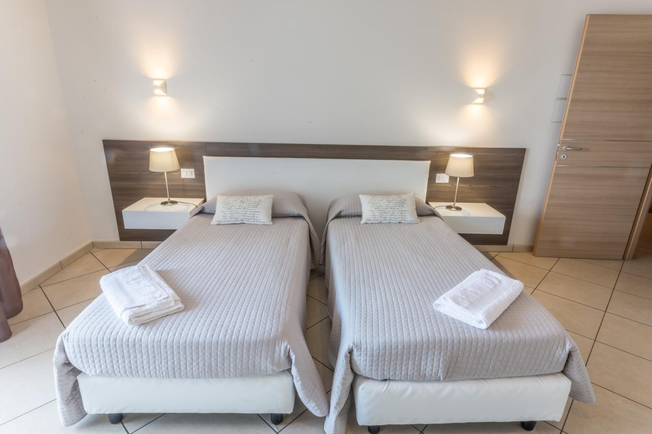 Riva Del Sol Bed & Breakfast Santa Teresa Di Riva Dış mekan fotoğraf